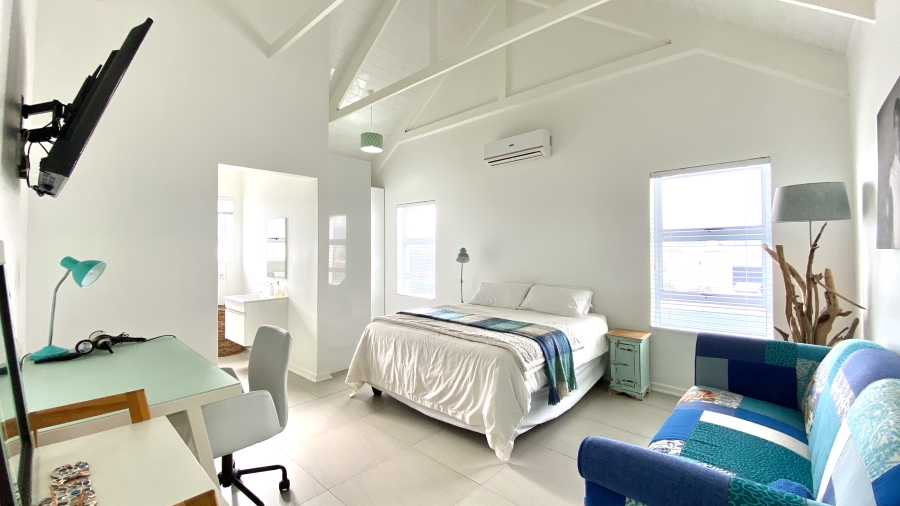 4 Bedroom Property for Sale in Dwarskersbos Western Cape